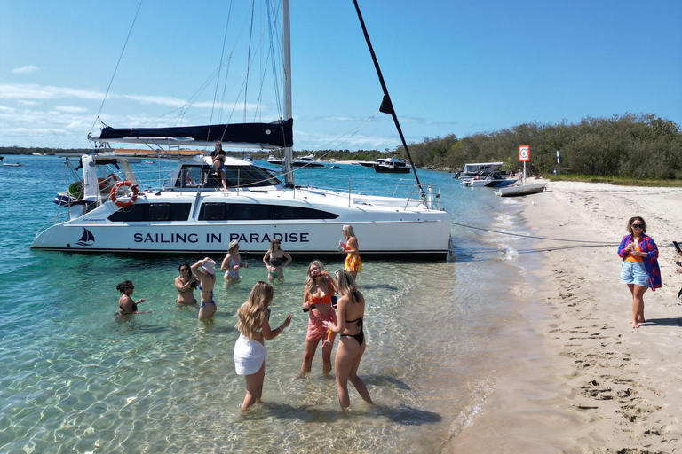 Gold Coast: Private Catamaran &amp; Island Lunch