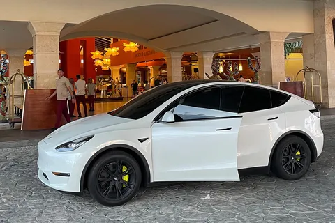 Punta Cana and Santo Domingo: Transfers in Tesla Vehicles