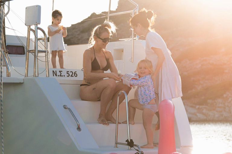 Héraklion : Croisière en catamaran sur l&#039;île de Dia pour les familles et les enfants