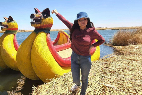 Puno : Excursion d&#039;une demi-journée aux îles flottantes Uros