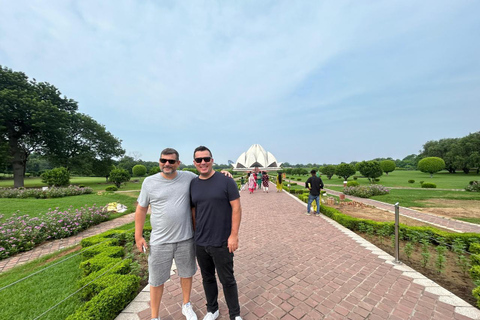 Delhi: 6 Hour Spiritual Temple Tour by Car With Female Guide Tour With Only Guide Service