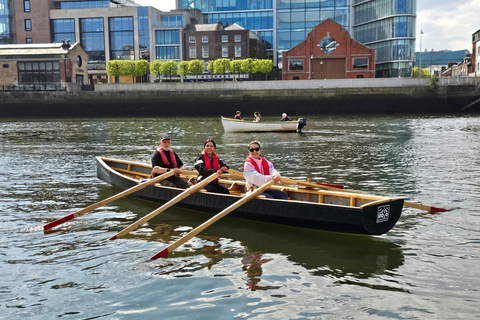 Dublin: River Liffey Currachs Rowing Experience Currach Liffey Tour