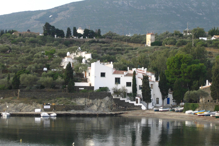 Cadaqués: Discover the Fishing Pots Tradition Loved by Dalí