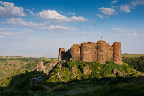 Yerevan: Amberd Fortress & Kari Lake Day Trip