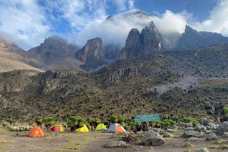 Nairobi: Mount Kenya 2-Day Guided Hiking Tour with Meals