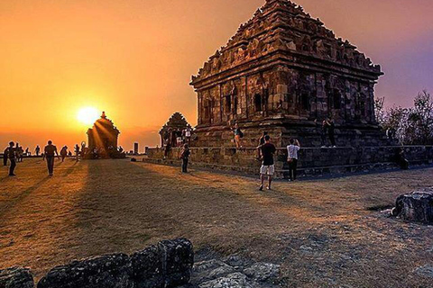 Yogyakarta: Rondleiding door de Prambanan Tempel en Gouden Zonsondergang