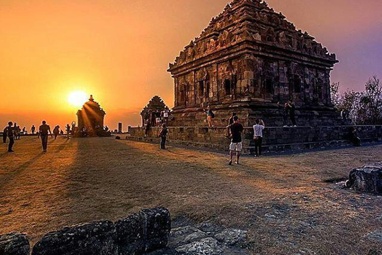 Yogyakarta: Rondleiding door de Prambanan Tempel en Gouden Zonsondergang