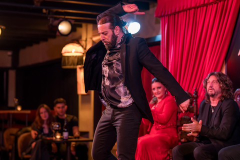 Grenade : Spectacle de flamenco avec dîner à Jardines de ZorayaSpectacle de flamenco avec Sabores de Andalucía Menú