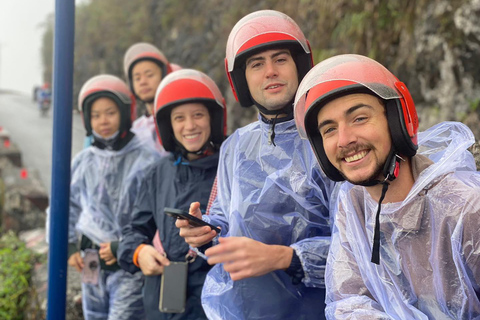 Desde Sa Pa: recorrido en moto de 4 días por Ha Giang con conductorDejar en Cat Ba