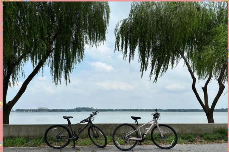 Shanghai: Dianshan Lake and Yuandang Rainbow Bridge Tour