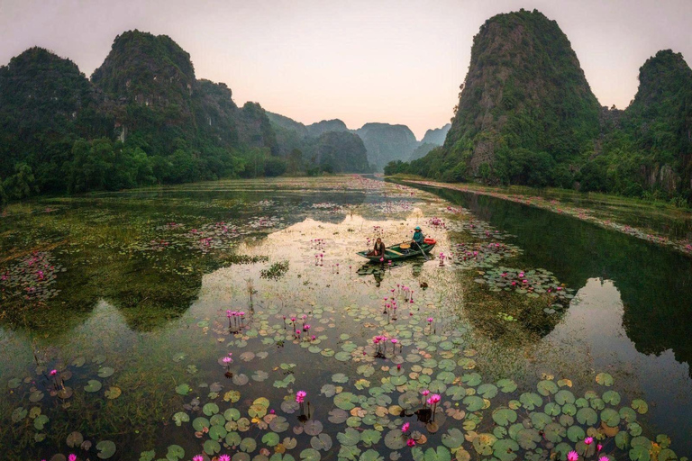 Hanoi: Parfümpagode mit Bootsfahrt oder Lotus-SeidendorfPrivate Tour: Parfümpagode, Lotus-Seidendorf und Weihrauch