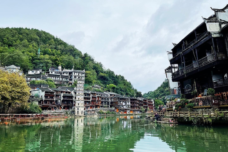 Zhangjiajie: Furong & Fenghuang 2-Day Tour with Boat Ride Small Group (4 people)