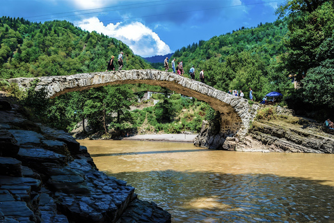 Kutaisi: 8-Day Private Group Tour with Accommodation