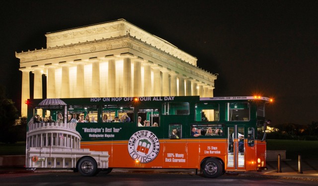 Visit Washington DC Monuments by Moonlight Nighttime Trolley Tour in Cali