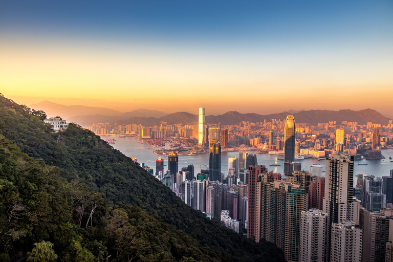 Hong Kong: Private Highlights Tour with Lunch & Hotel Pickup