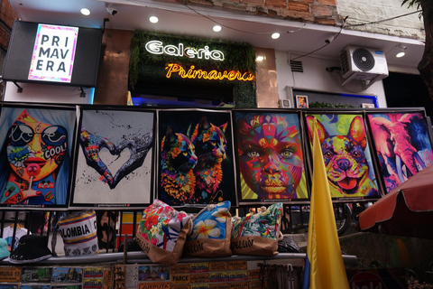 Tour privato nel comune 13: grafitour, gastronomia, museo EscobarTour privato nel comune 13: graffiti, gastronomia, museo Escobar