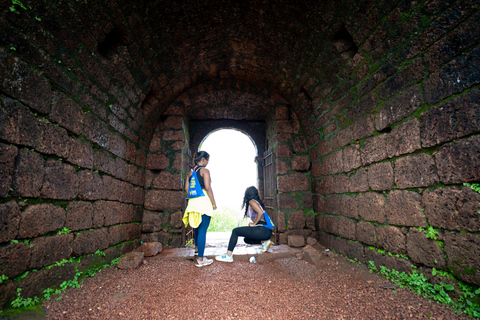 Goa: Vagator Village E-Bike Tour with Chapora Fort Sunset