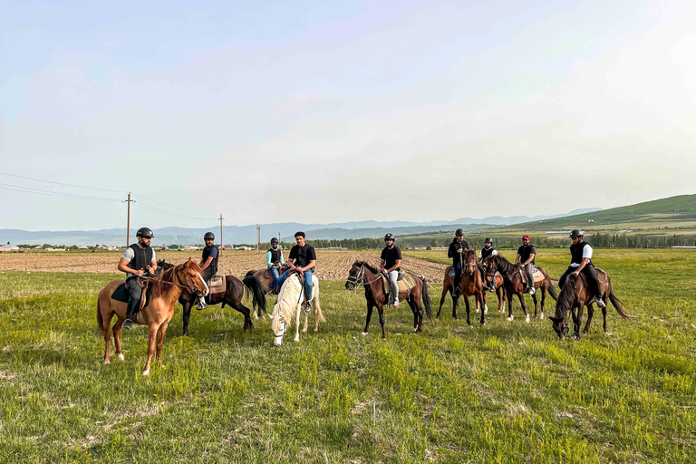 2-hour horse riding tour at Palomino Ranch