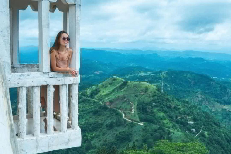 Ambuluwawa Tower & Kandy Highlights Private Tuk-Tuk Tour