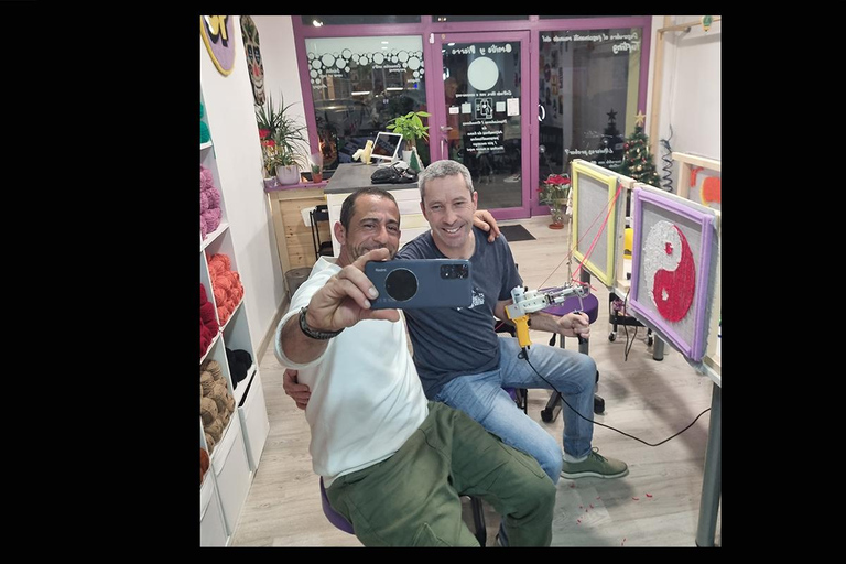 TUFTING: Learn how to make a rug during a fun class in Valencia