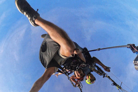 Niterói: Tandem Paragliding Flight with Luciano Miranda – No prior training required. Niterói: Tandem Paragliding Flight with Luciano Miranda – No Training Required