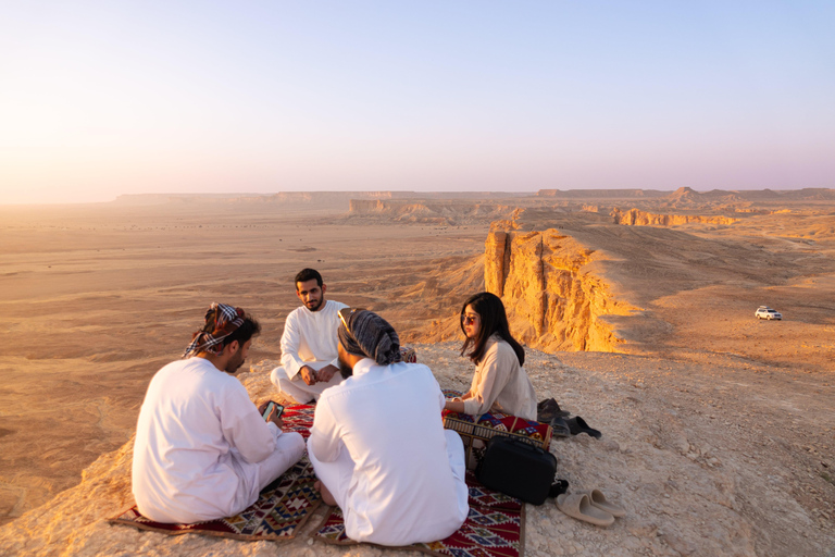 Riyadh: Edge of the World &amp; Keshta Tour