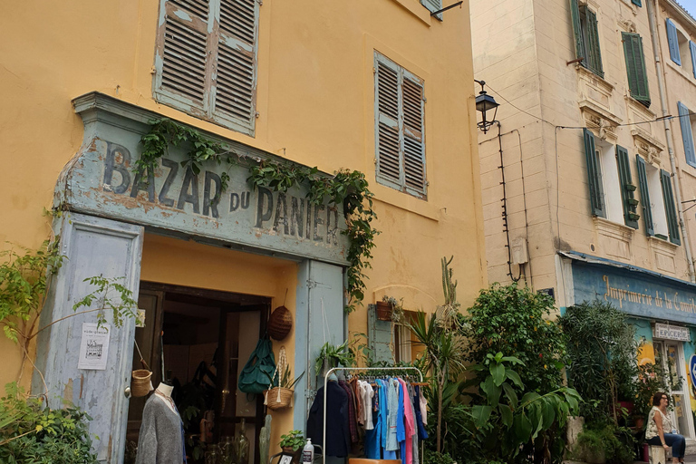 Marseille: Vestiges\Vieux Port\Le Panier\avec un Marseillais