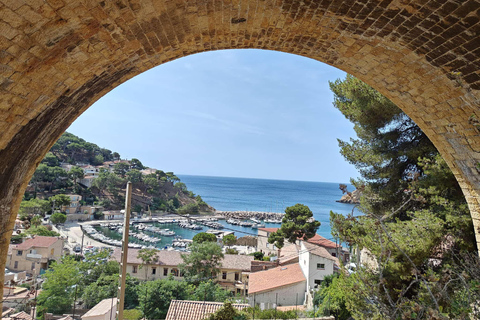 Von Marseille zu den Calanques Blueues by train, hike, lagoons and villages