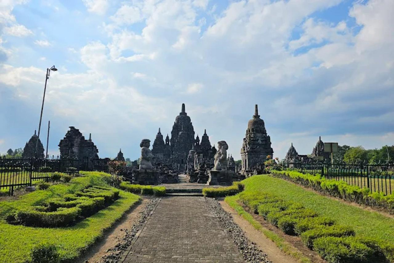 Yogyakarta : visite d&#039;une journée à Prambanan, Merapi en Jeep et BorobudurYogyakarta : visite d&#039;une journée de Prambanan, Merapi en Jeep et Borobudur