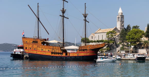 Dubrovnik: Elaphiti Island Luxury Pirate Ship Cruise