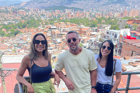 Medellín: Comuna 13 (Graffitour) Discover the Transformation