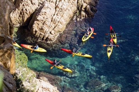 Sant Feliu de Guíxols: Beginner's Kayaking & Snorkeling Tour