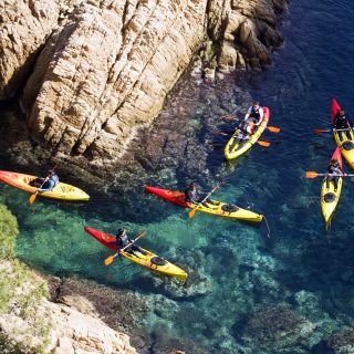 Sant Feliu de Guíxols: Beginner's Kayaking & Snorkeling Tour