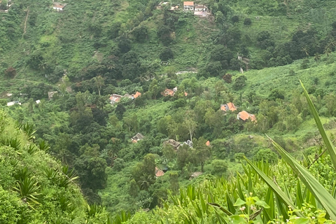 From the beach: Serra Malagueta hike with local lunch & visit to Assomada From the Beach: Serra Malagueta Hike with Local Lunch & Visit to Assomada