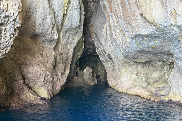 Marettimo: tour of the wonders of the wildest island in the Egadi archipelago Marettimo: tour among the wonders of the wildest island of the Egadi Islands