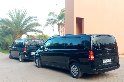 خدمة نقل خاصة من وإلى المطار: مطار مراكش ⇆ فنادق/رياضخدمة النقل من المطار وإلي المطار في مراكش ⇆ ال