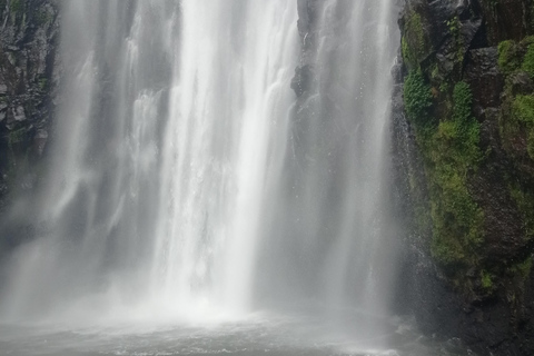 Sources thermales de Chemka, chute d&#039;eau de Materuni, visite du café