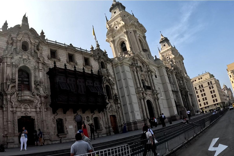 Lima : visite guidée du centre historique en vélo électriqueVisite de Lima : Découvrez le centre historique de Lima à vélo électrique et dégustation culinaire