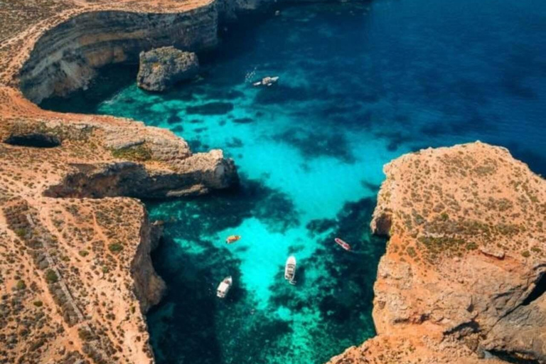 Malta: Kryssning Kryssning i blå och kristallklara laguner med havsgrottorGozo, halvdagskryssning med havsgrottor i Blue &amp; Crystal Lagoons