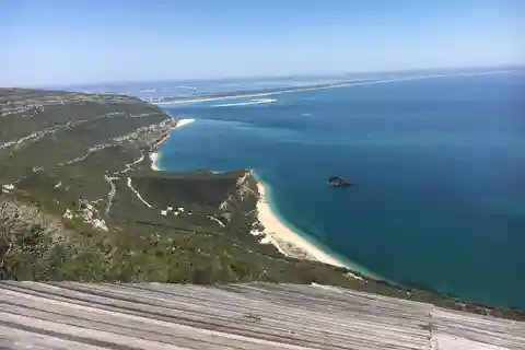 Arrábida: Excursión de Montaña, Gastronomía y Degustación de Vinos