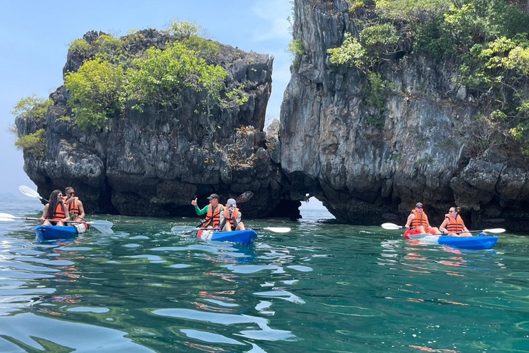 Krabi: Excursión a la isla de Hong en barco de cola larga con opción de kayakTour turístico con kayak
