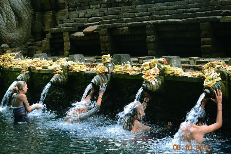 Tirta Empul : Balinese Home & Sacred Melukat Purification