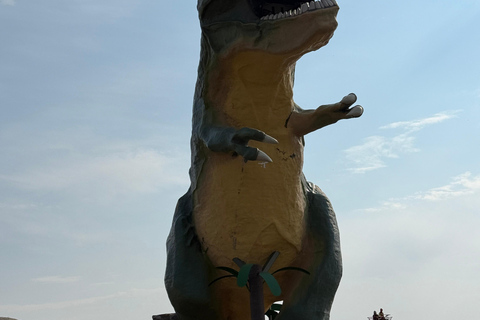 Calgary: Drumheller Day Trip with Royal Tyrrell Museum Entry