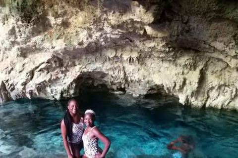 زنجبار: البحيرة الزرقاء ونجم البحر وكهف كوزا وسباحة السلاحفالنقل إلى الفندق داخل المنطقة الجنوبية