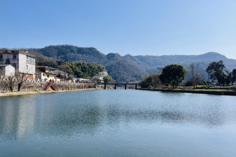 Shanghai: Han Fei River Ancient Path Hike Day Trip Shanghai: Han Fei River Ancient Path Hike Day Trip