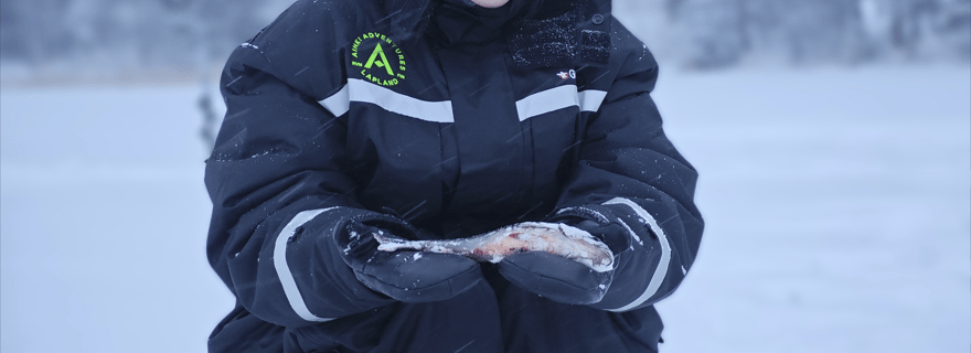 Rovaniemi : expérience de pêche sur glace avec un guide de la région et photos professionnelles