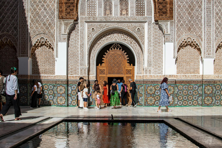 Marrakech: Ben Youssef Madrasa Tour with Skip-the-Line Entry Shared Group Guided Tour in French – Without Entry Tickets