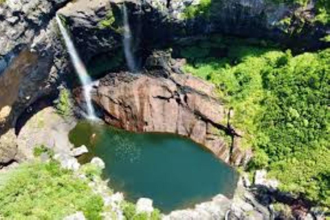 Seven Waterfalls Abseiling and Canyoning Guided Experience