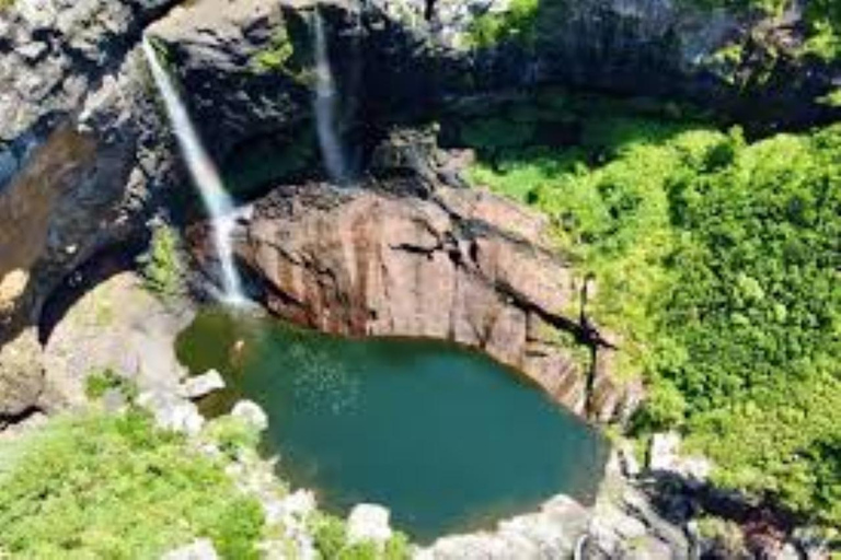Seven Waterfalls Abseiling and Canyoning Guided Experience