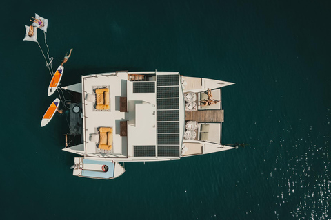 Gili Islands: 4-in-1 Catamaran Snorkeling ExperienceStart from Gili Trawangan – Sunset Cruise w/ Snacks &amp; Dinner